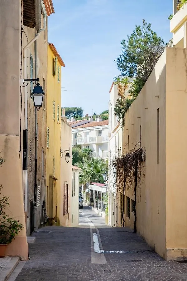 Appartement Le Saint Clair par Dodo-a-Cassis 0*, Cassis