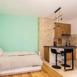https://cosy-studio-full-heart-of.fr-paris.fr