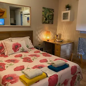 https://studio-climatise-quartier-des-carmes.midi-pyreneeshotels.com