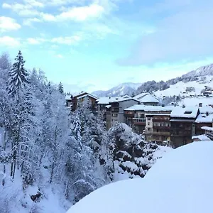 https://les-portes-du-mont-blanc.hotels-rhonealpes.com